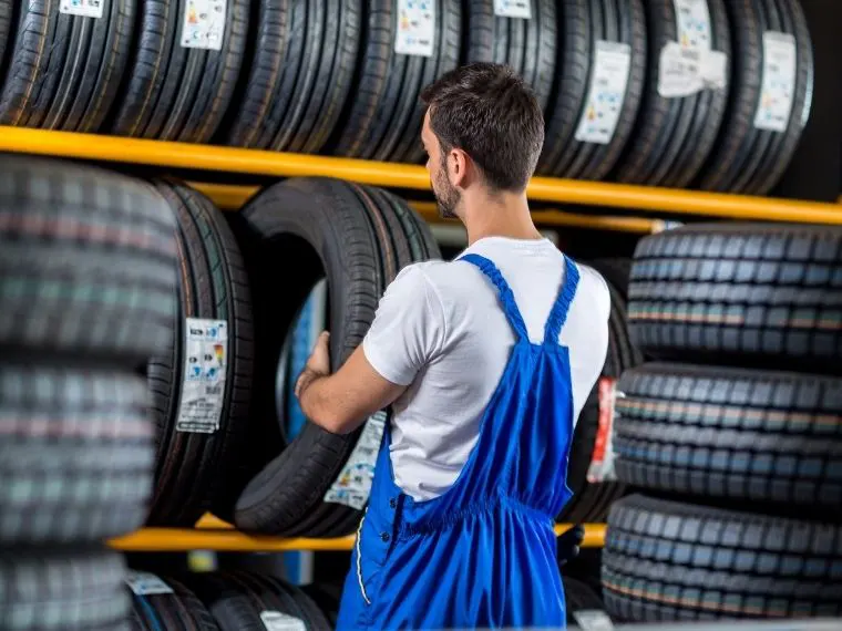 Akkuş Oto Lastikçi